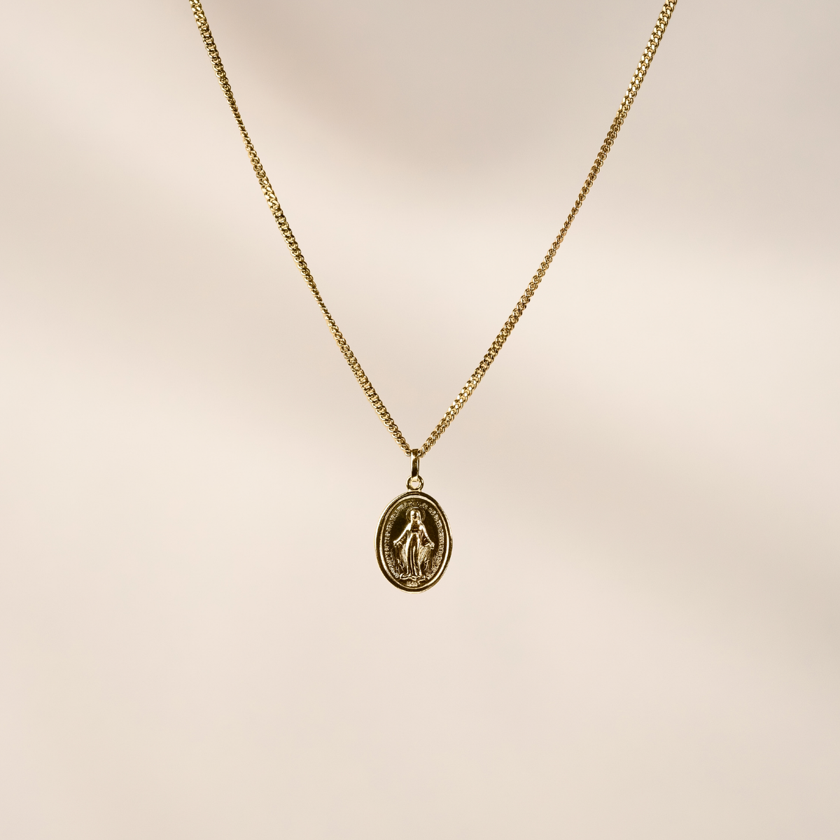 Collar bañado en oro