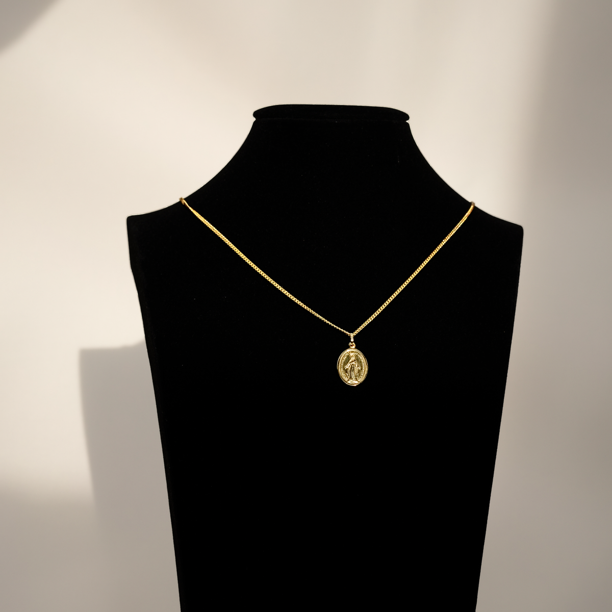 Collar bañado en oro